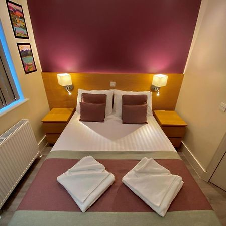 Holtwhites Hotel Enfield Ngoại thất bức ảnh