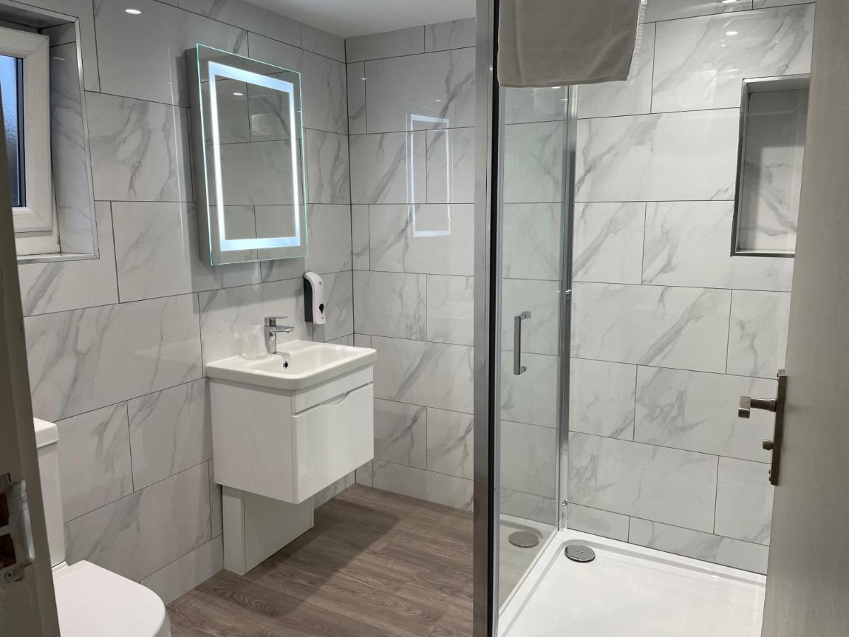Holtwhites Hotel Enfield Ngoại thất bức ảnh
