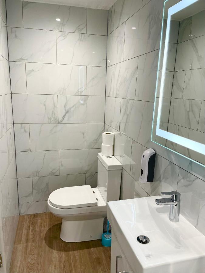 Holtwhites Hotel Enfield Ngoại thất bức ảnh