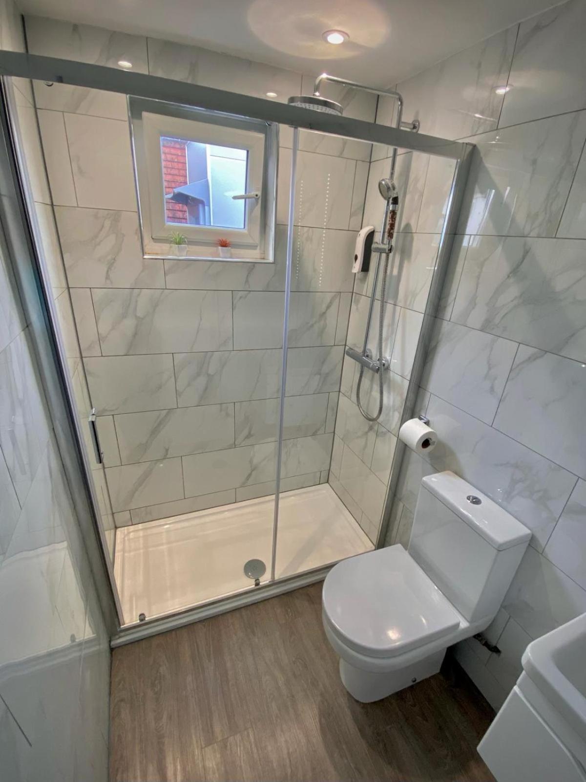 Holtwhites Hotel Enfield Ngoại thất bức ảnh
