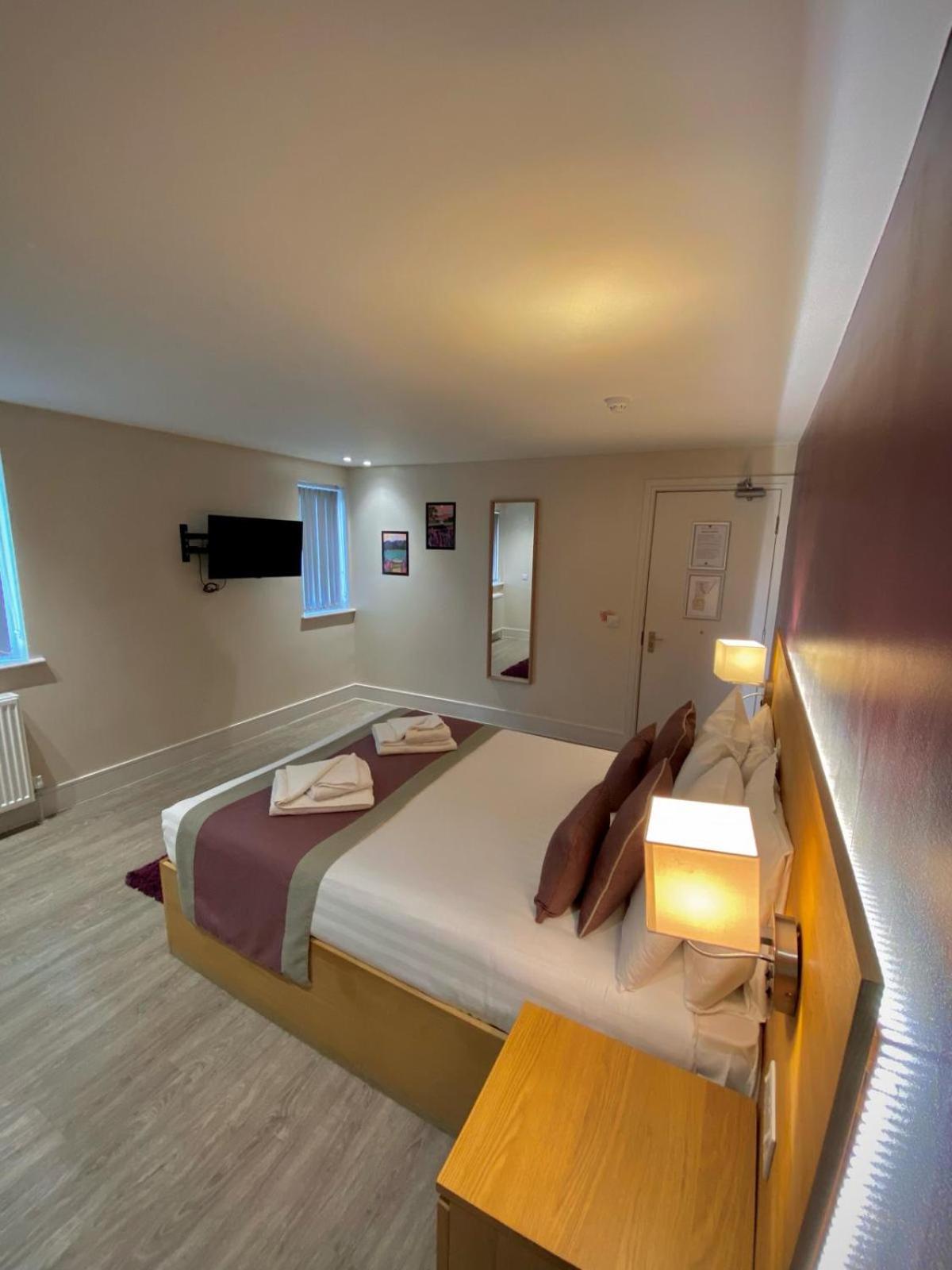 Holtwhites Hotel Enfield Ngoại thất bức ảnh