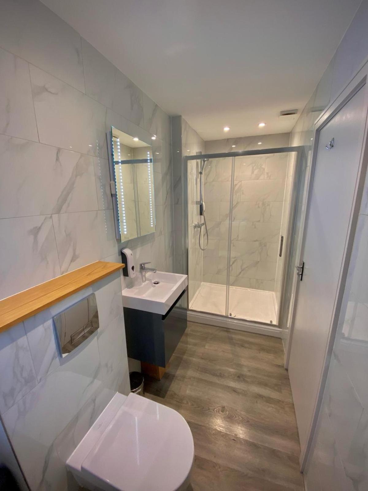 Holtwhites Hotel Enfield Ngoại thất bức ảnh