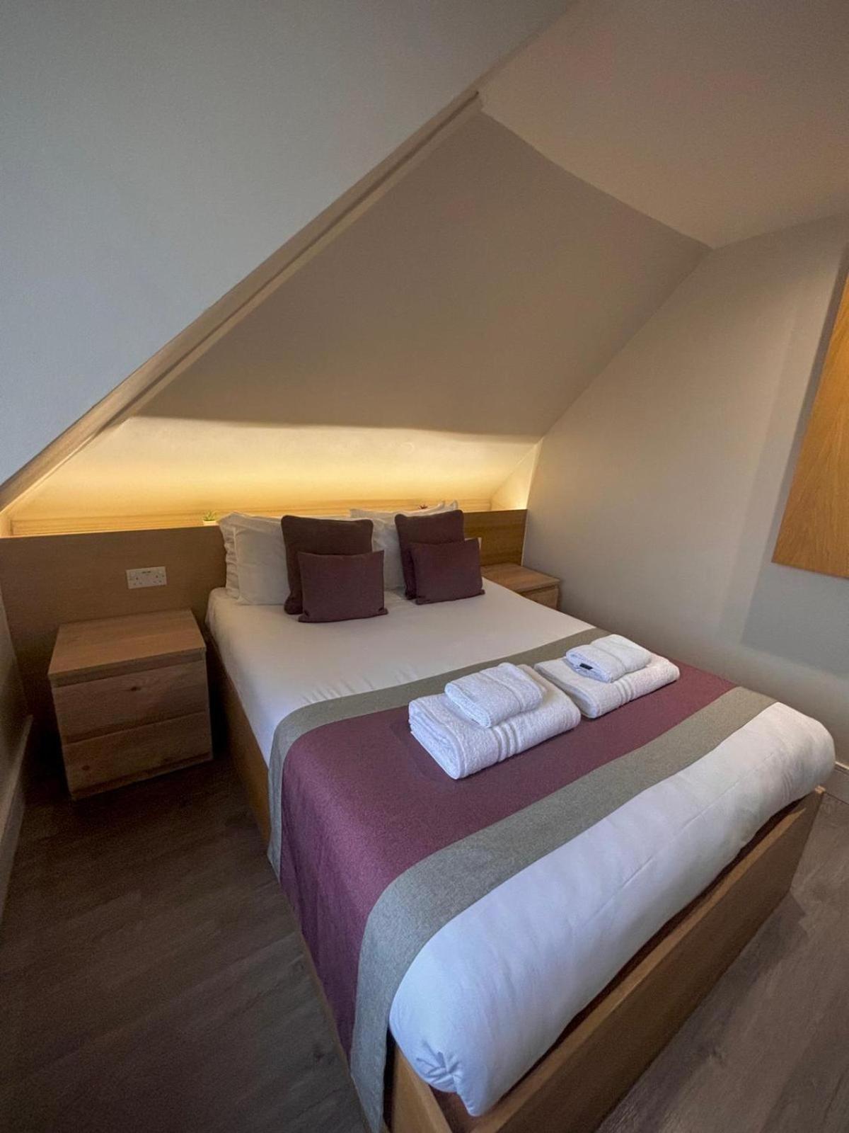 Holtwhites Hotel Enfield Ngoại thất bức ảnh
