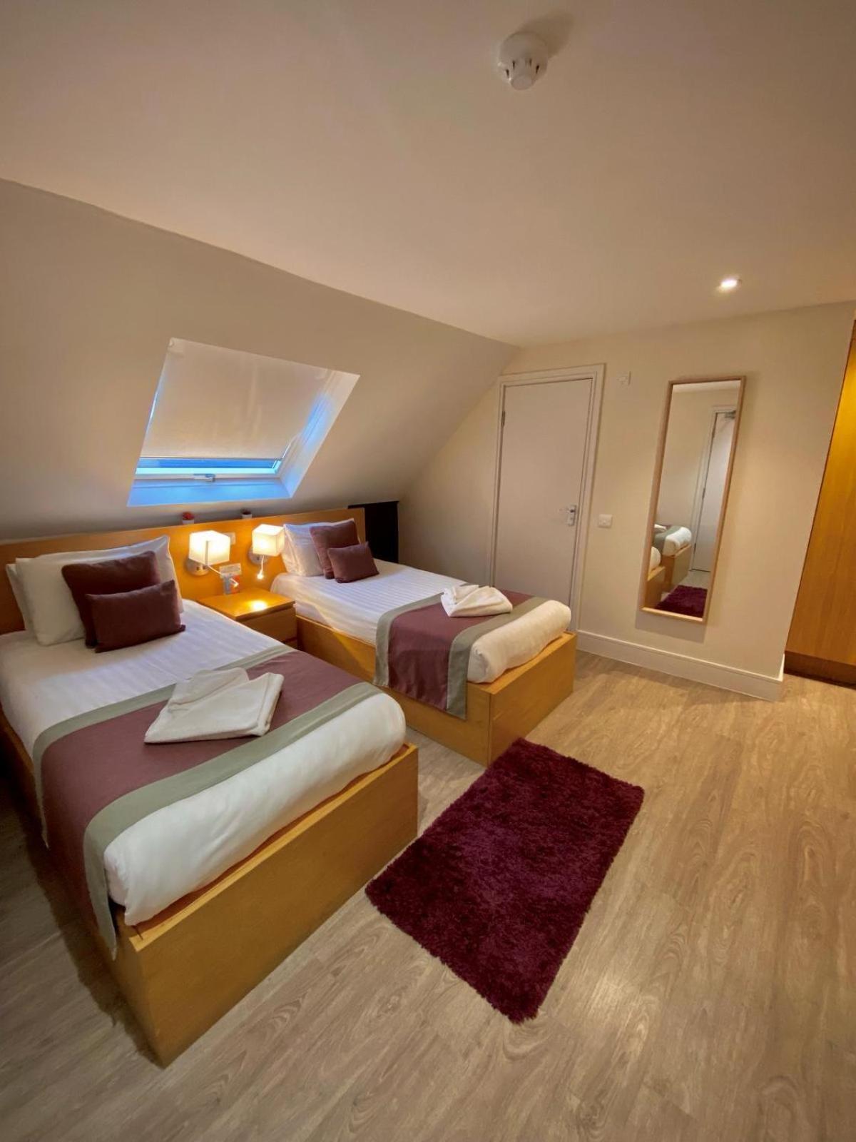 Holtwhites Hotel Enfield Ngoại thất bức ảnh
